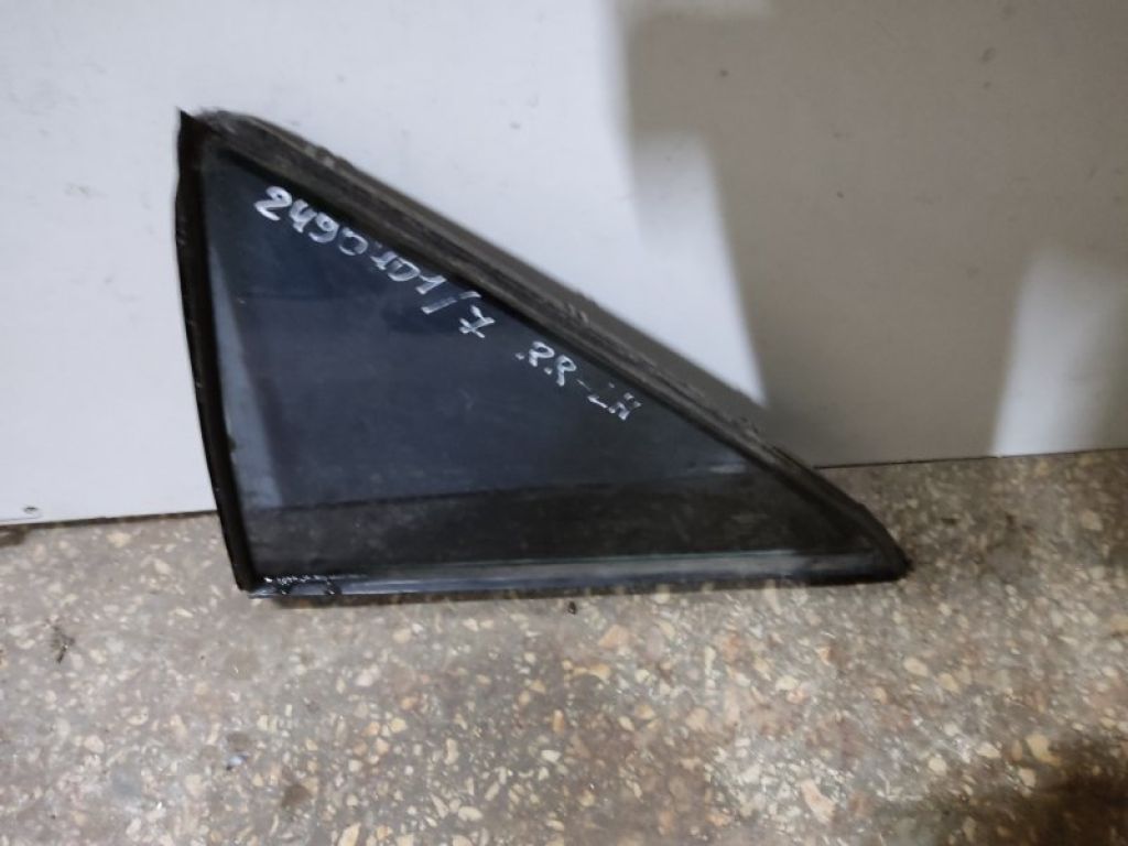 68124-06050 | Скло дверей глухе задн. лів. TOYOTA CAMRY 40 06-11