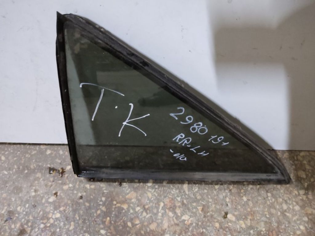 68124-33060 | Скло дверей глухе задн. лів. TOYOTA CAMRY 40 06-11