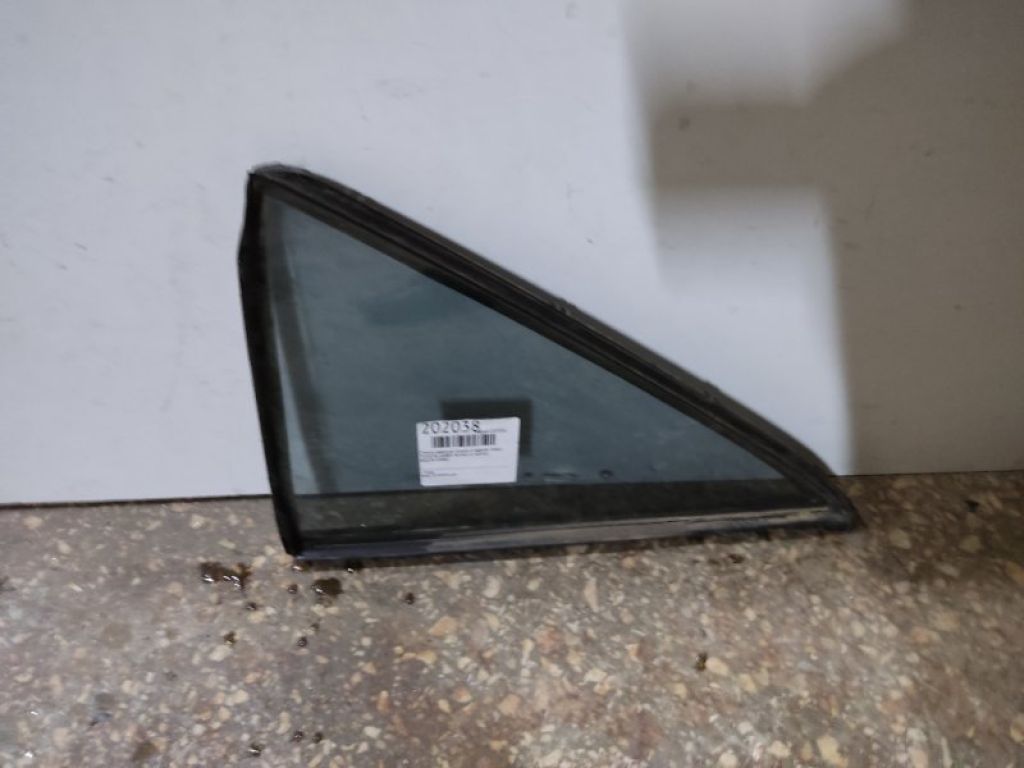 68124-33060 | Скло дверей глухе задн. лів. TOYOTA CAMRY 40 06-11