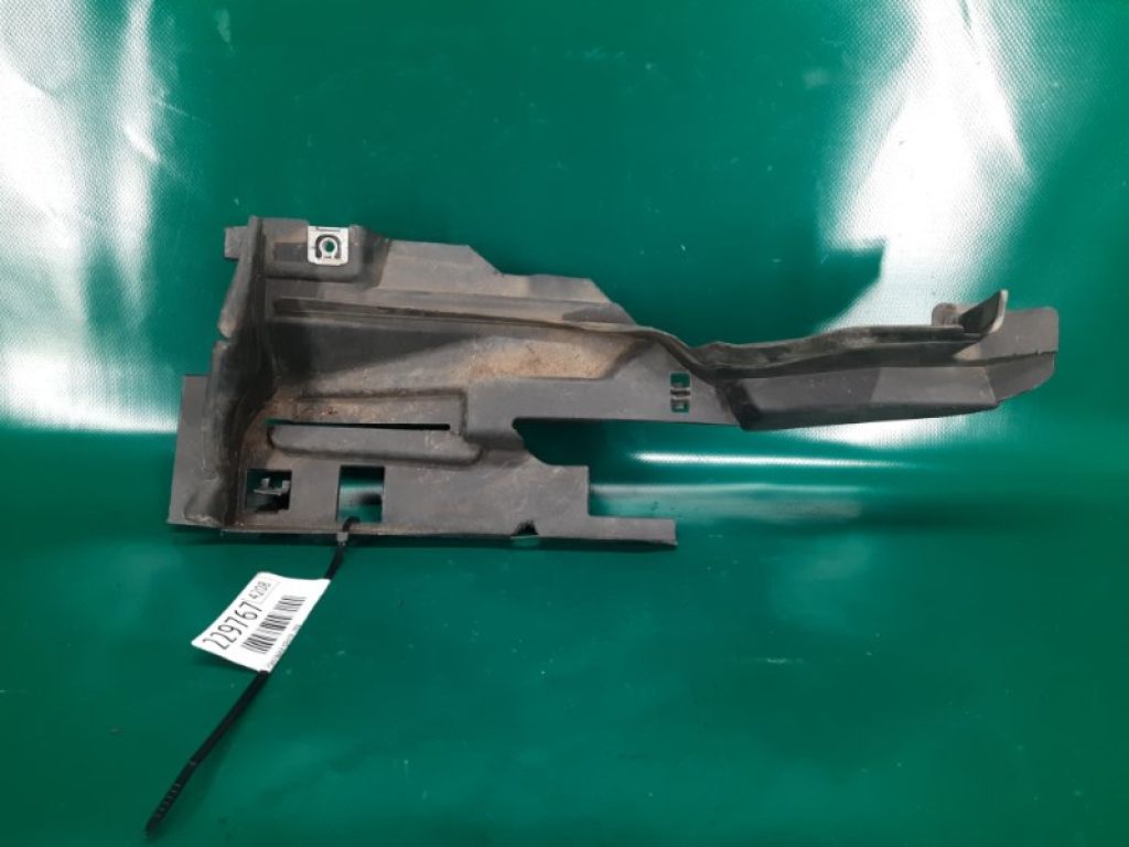 CP9Z-5802039-A | Накладка крыла лев. FORD FOCUS 10-18