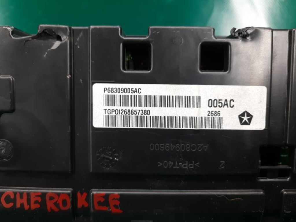 68309005AB | Панель приладів JEEP CHEROKEE 14- - Фото 3