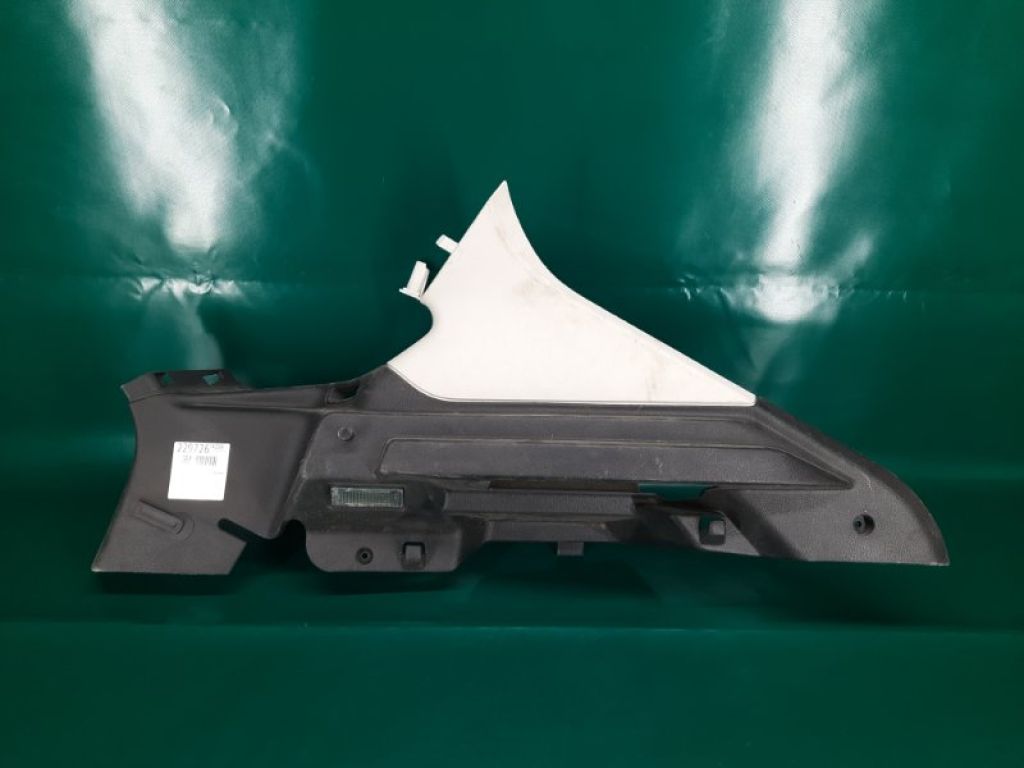 BM5Z-5846808-AG | обшивка багажника задн. прав. FORD FOCUS 10-18