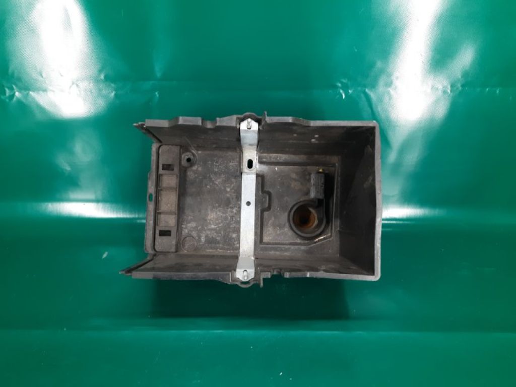 AM5Z-10732-C | Короб акумулятора FORD FOCUS 10-18 - Фото 3