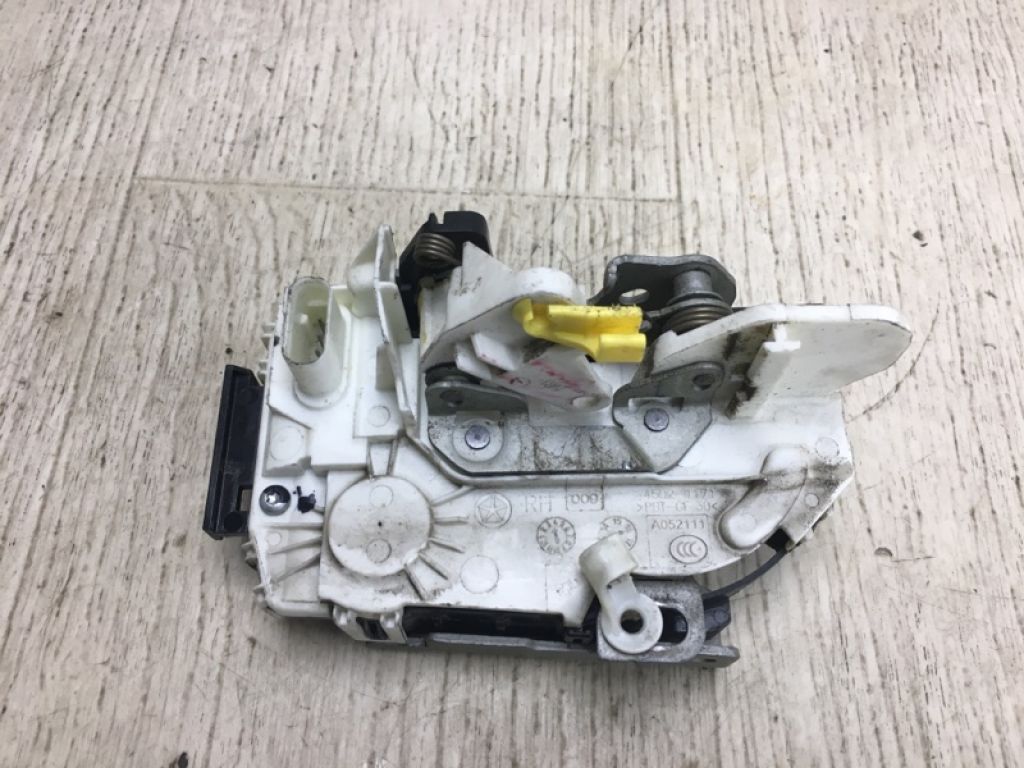 4589422AH | Замок двери передн. прав. JEEP COMPASS 06-16