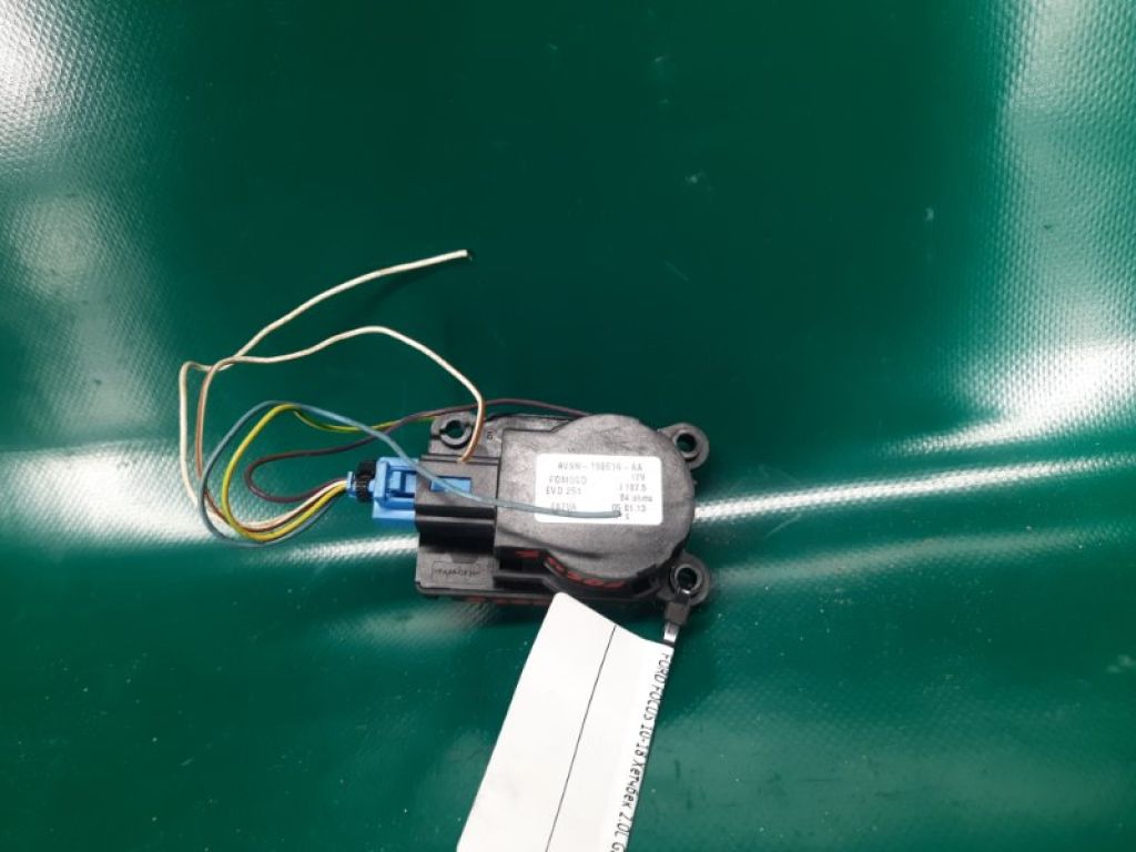 AV6Z-19E616-A | Моторчик заслонки печки FORD FOCUS 10-18 - Фото 4