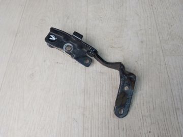 Петля кришки багажника лів. NISSAN PATHFINDER R52 12-21