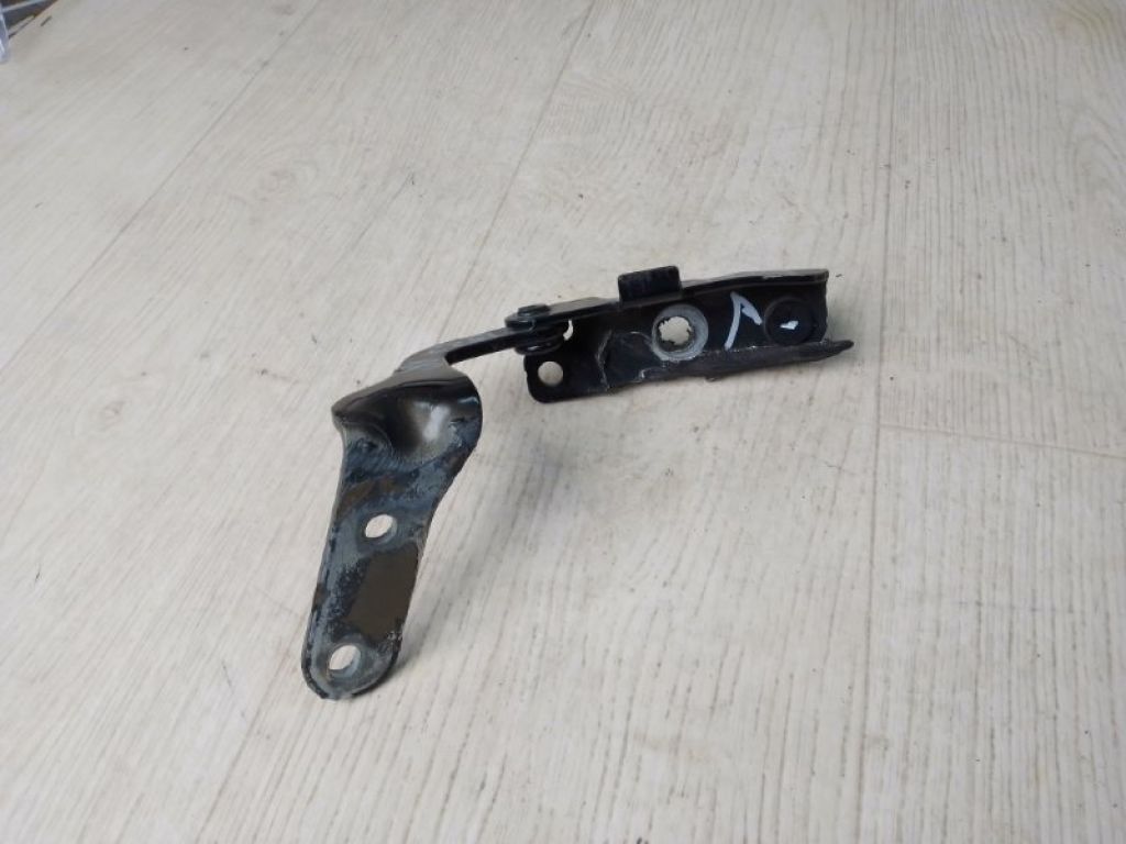 90400-3KA0A | Петля кришки багажника прав. NISSAN PATHFINDER R52 12-21