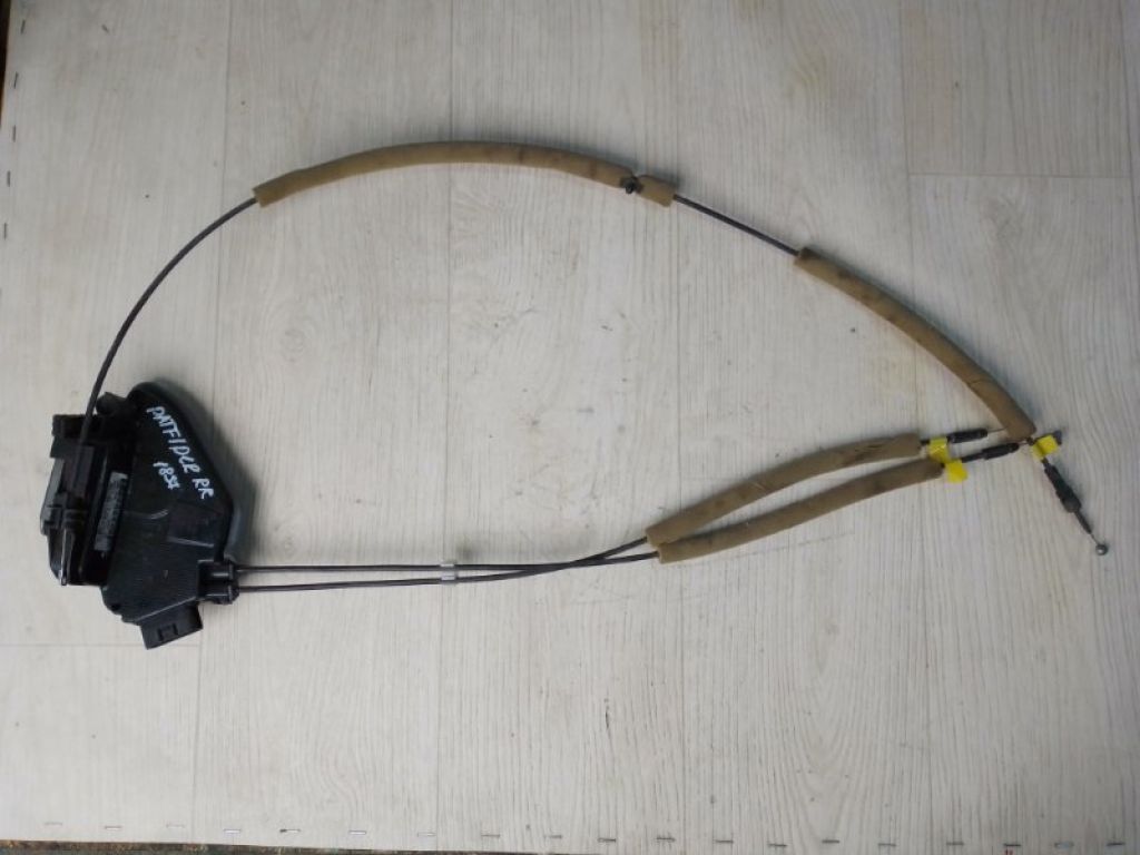 825003KA0A | Замок двері задн. прав. NISSAN PATHFINDER R52 12-21