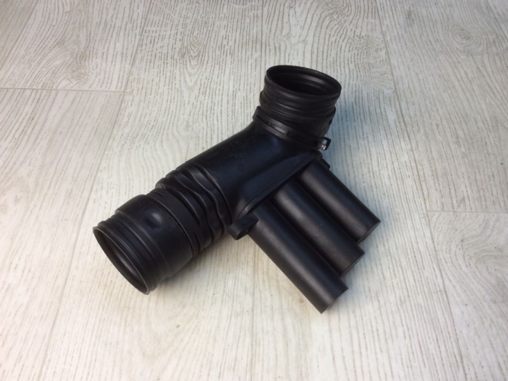 04E 129 651 C | патрубок повітряного фільтра VOLKSWAGEN JETTA USA 10-17