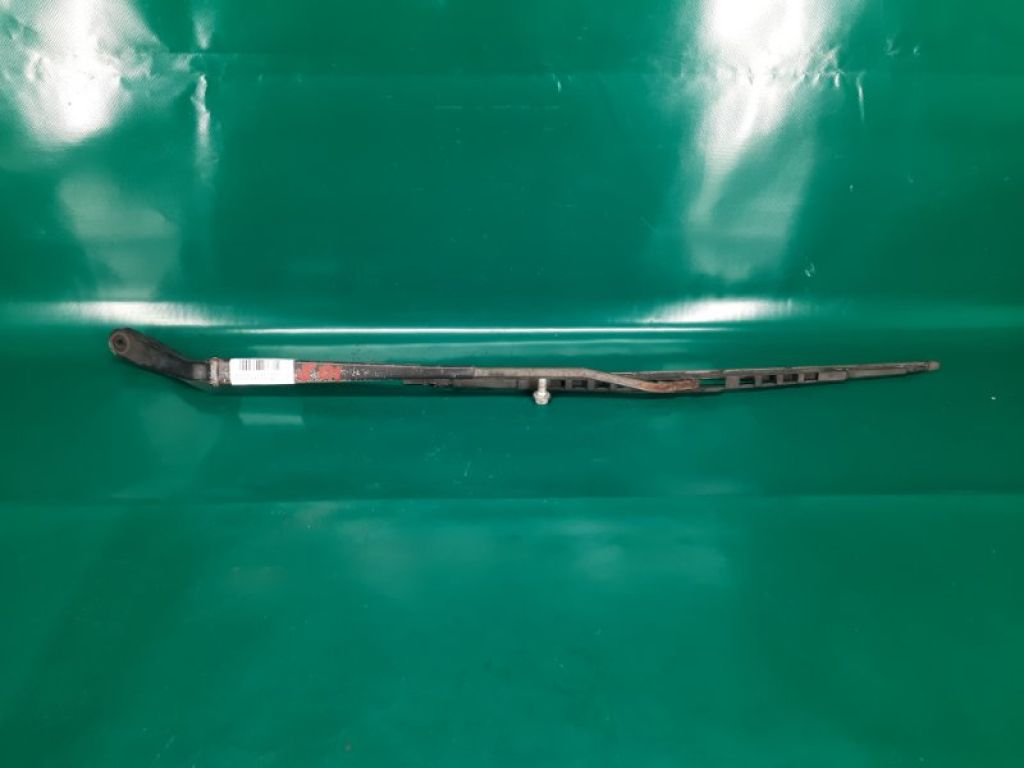 BN8G-67-321A | Поводок стеклоочистителя передний прав. MAZDA 3 BK 03-08