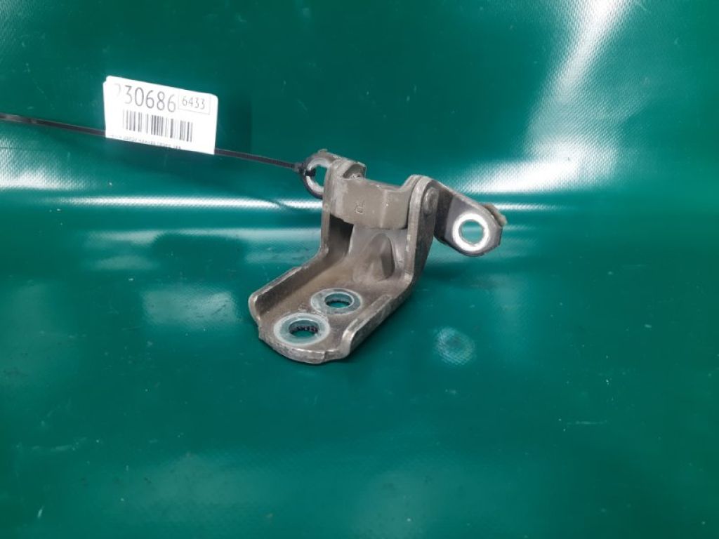 82421-4P00A | Петля двері нижня передн. лів. NISSAN SENTRA B17 12-21