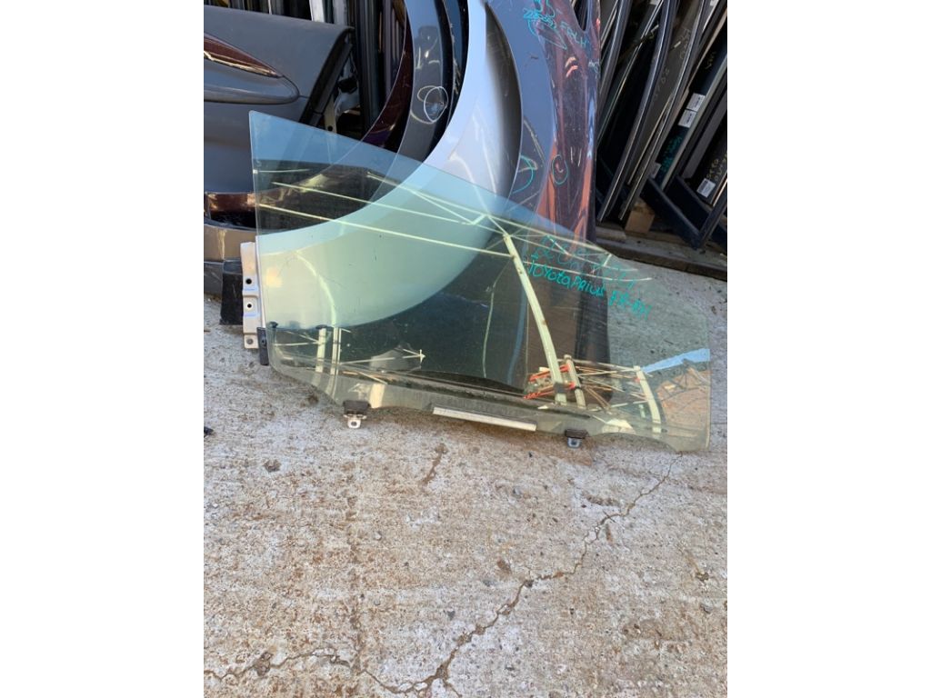 68101-47070 | Стекло двери передн. прав. TOYOTA PRIUS - 30 09-17