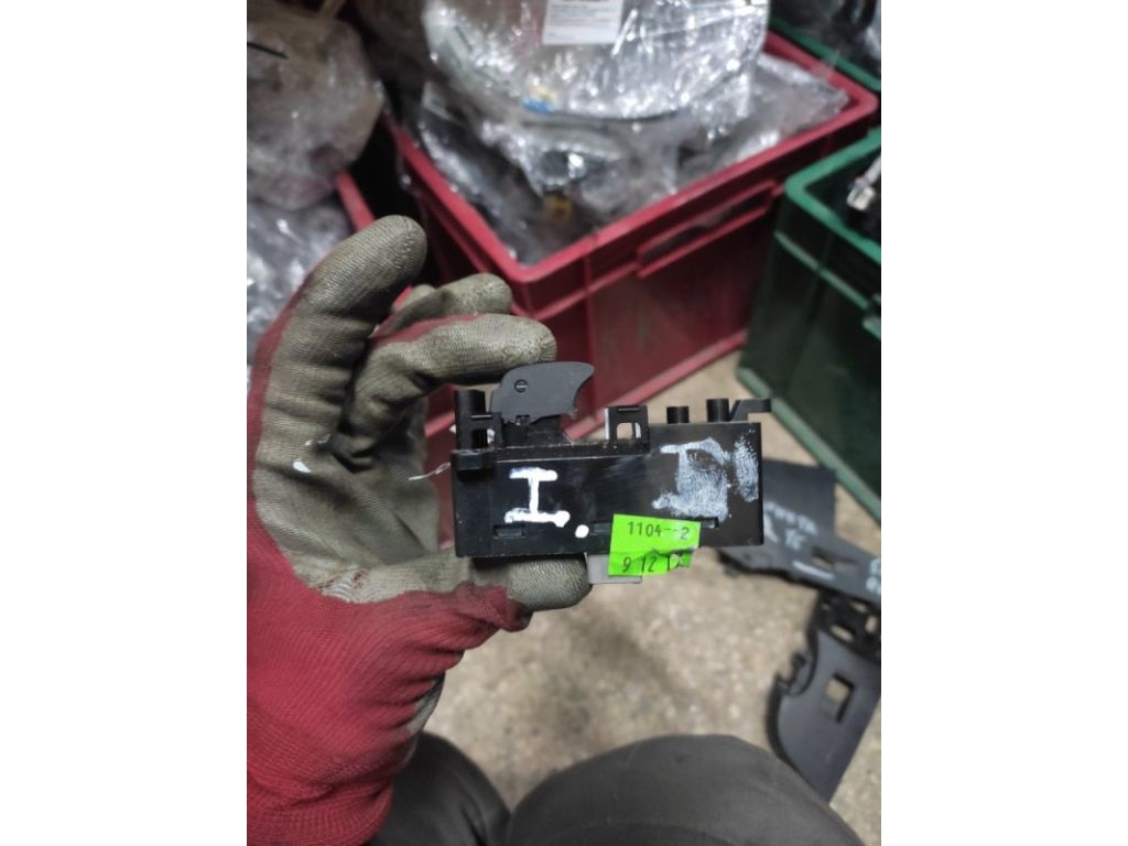 35770-TK4-A01 | Кнопка стеклоподъемника ACURA RDX 12-19 - Фото 4