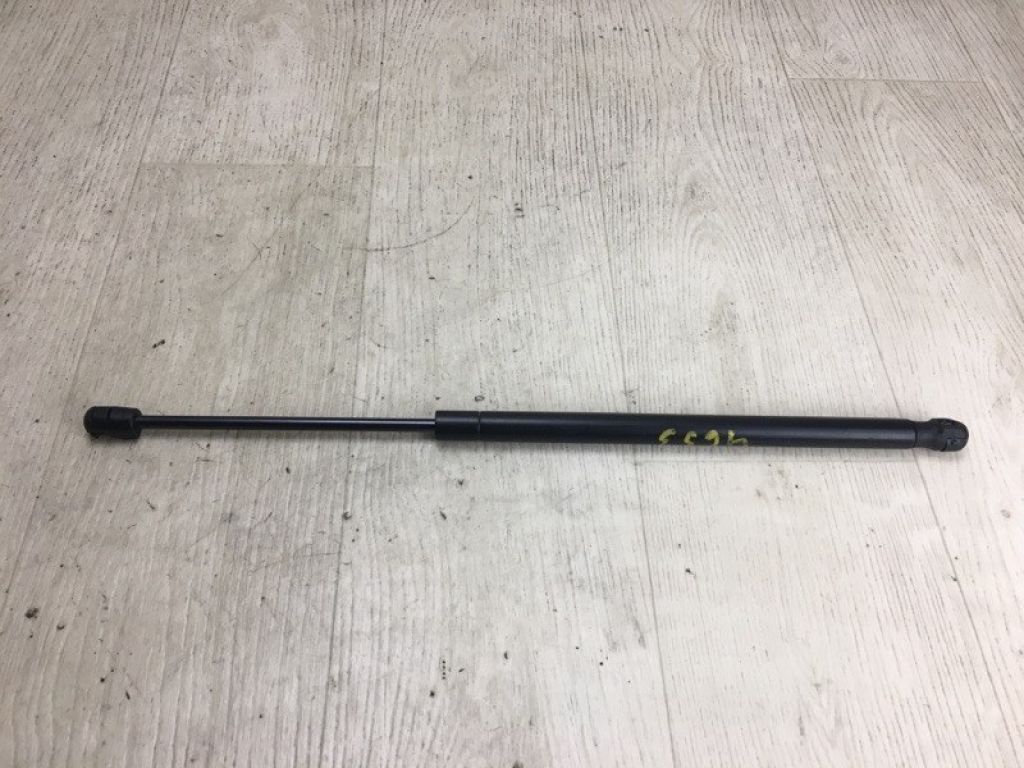 5C6 827 550 | Амортизатор крышки багажника VOLKSWAGEN JETTA USA 10-17