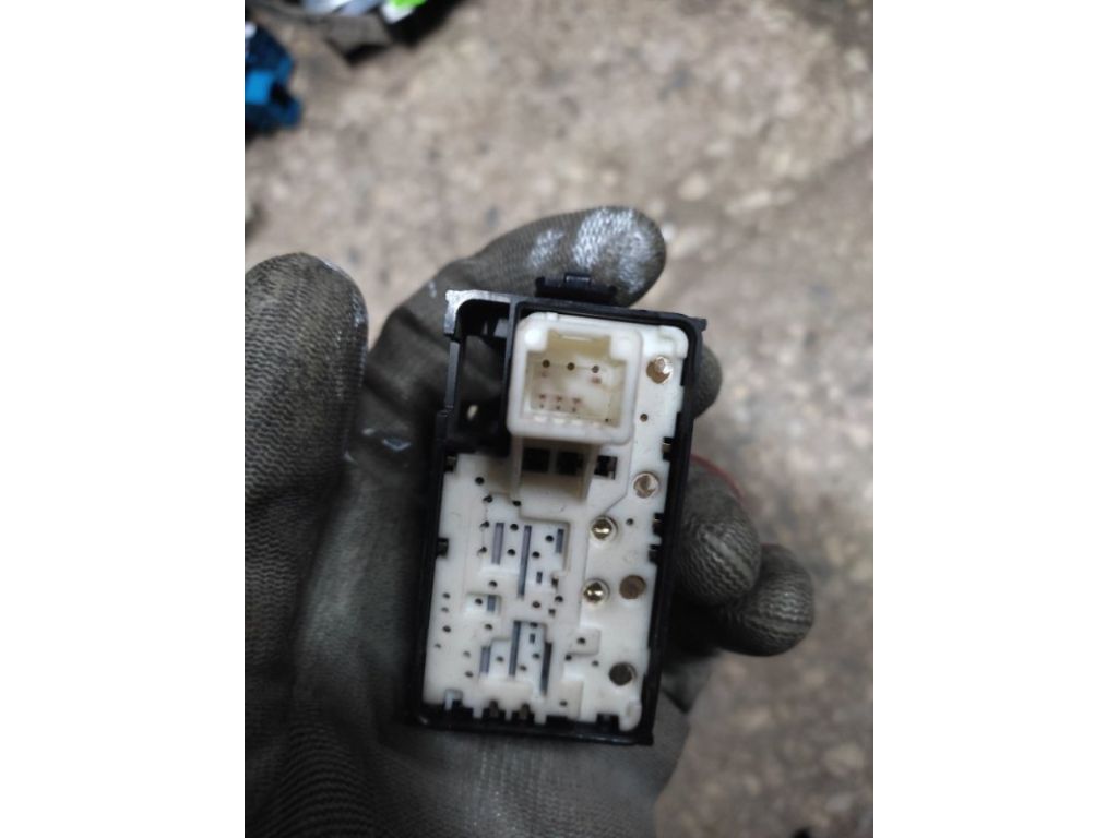84810-33120 | Кнопка стеклоподъемника задн. лев. TOYOTA CAMRY 40 06-11 - Фото 4