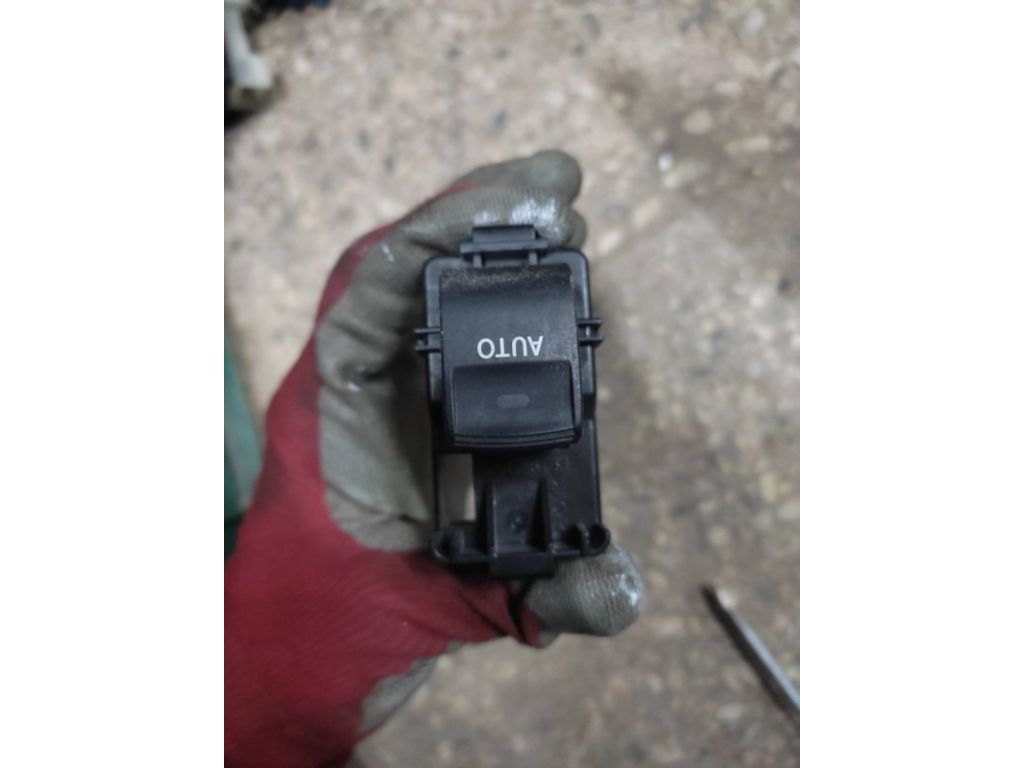 84810-33120 | Кнопка стеклоподъемника задн. лев. TOYOTA CAMRY 40 06-11 - Фото 4