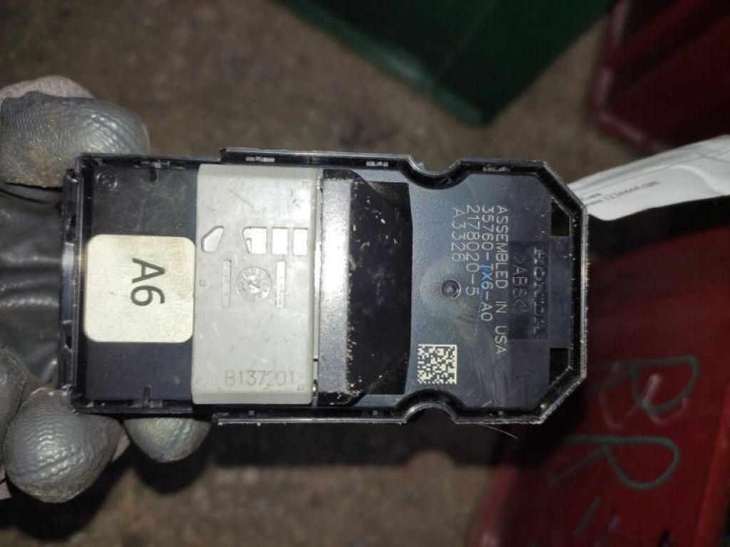 35760-TX6-A01 | Кнопка склопідіймача передн. прав. ACURA ILX 12-16 - Фото 3