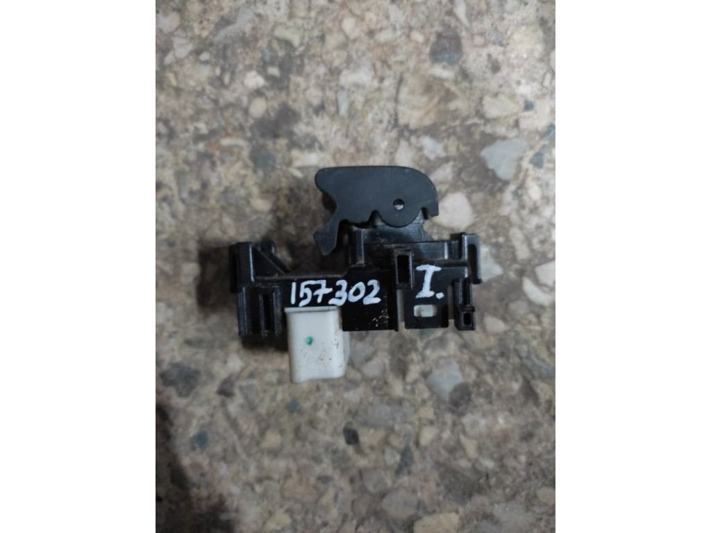 84810-06030 | Кнопка склопідіймача TOYOTA CAMRY 50 12-15