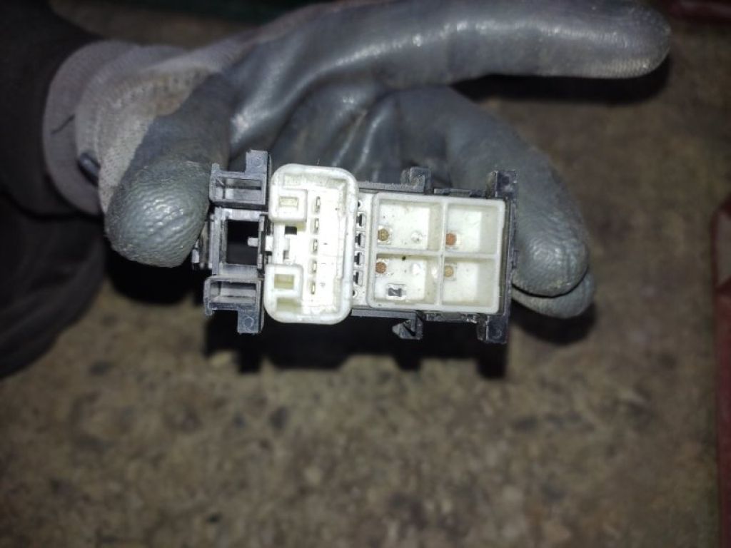 84810-06030 | Кнопка склопідіймача TOYOTA CAMRY 50 12-15 - Фото 3