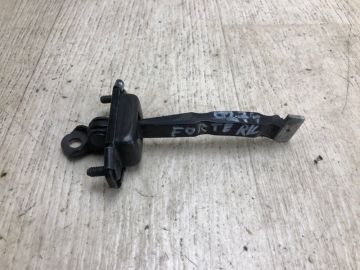 Обмежувач дверей задн. лів. KIA FORTE YD 12-