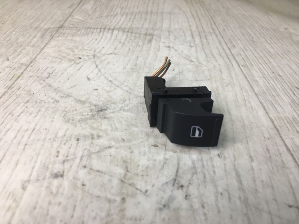 7L6 959 855 B | Кнопка стеклоподъемника задн. VOLKSWAGEN JETTA USA 10-17