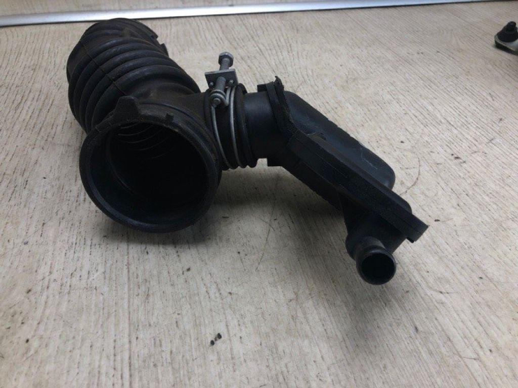 16576-EL00B | патрубок повітряного фільтра NISSAN NV200 USA 13- - Фото 3