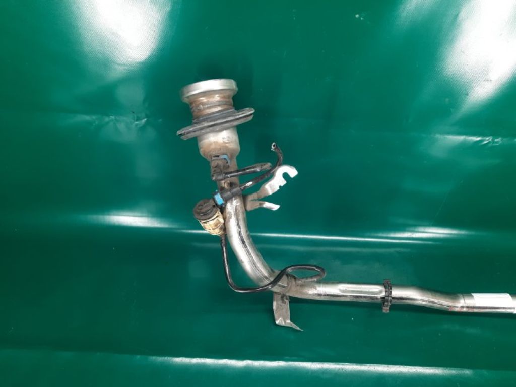 17221-5DC0B | Горловина топливного бака INFINITI QX30 16-20 - Фото 4
