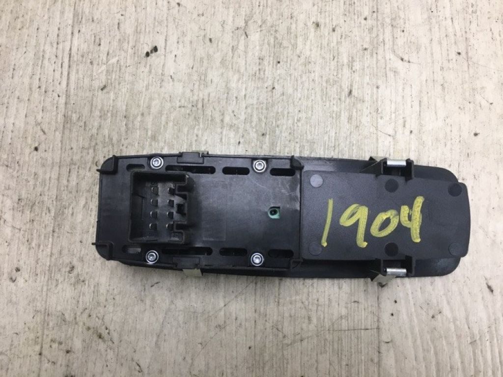 68271204AA | Кнопка стеклоподъемника передн. прав. DODGE DART 12-16 - Фото 2
