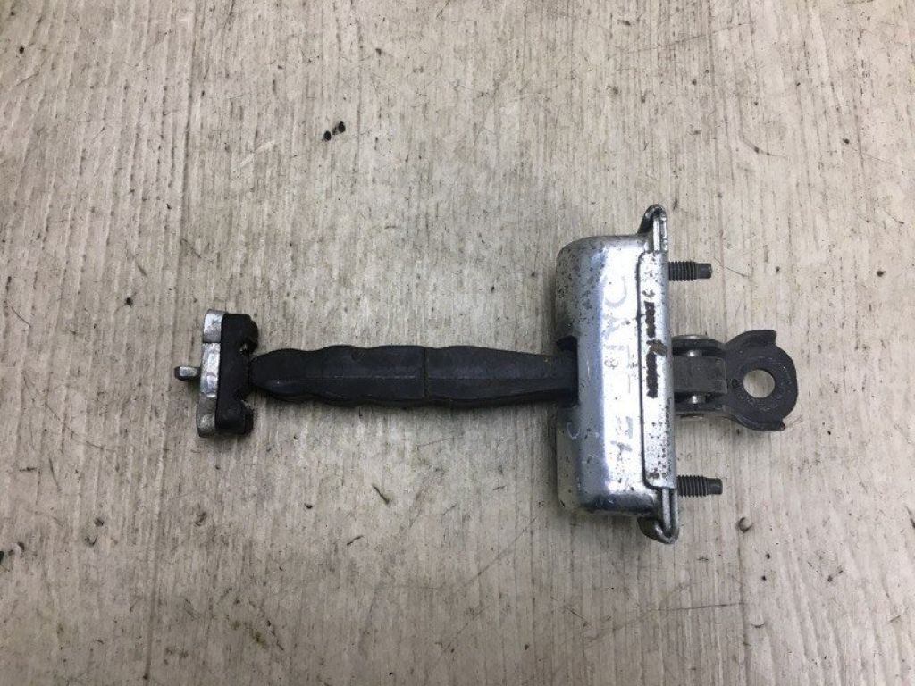 68082442AE | Обмежувач дверей передн. лів. DODGE DART 12-16 - Фото 2