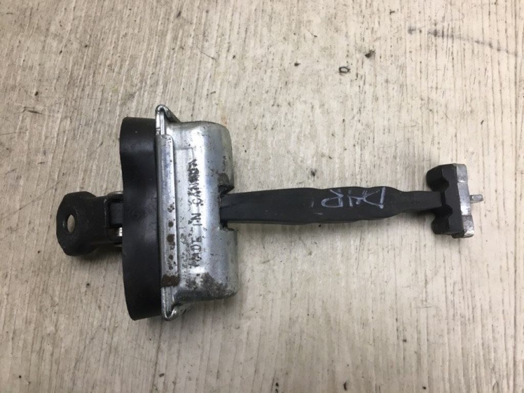 68082443AG | Ограничитель двери задн. лев. DODGE DART 12-16