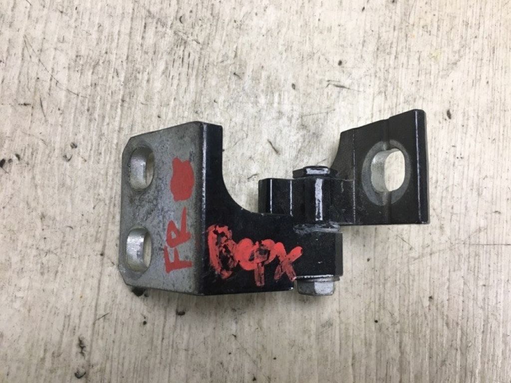 68082432AE | Петля двери верхняя передн. прав. DODGE DART 12-16