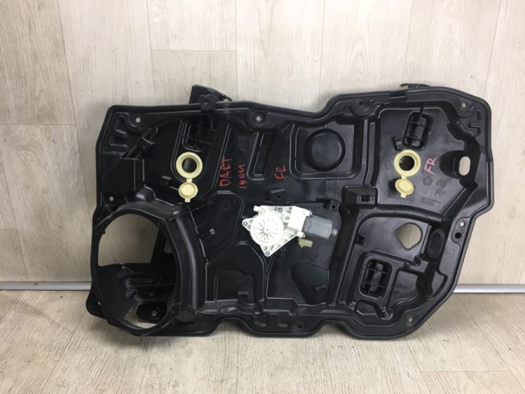 68170372AA | Склопідйомник передн. прав. DODGE DART 12-16