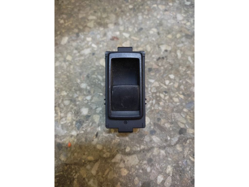 84810-0E020 | Кнопка стеклоподъемника задн. LEXUS RX350/450 09-15
