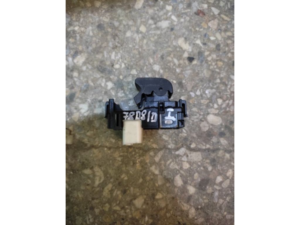84810-52030 | Кнопка стеклоподъемника задн. лев. TOYOTA CAMRY 40 06-11