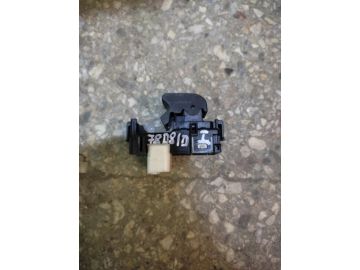 Кнопка стеклоподъемника задн. лев. TOYOTA CAMRY 40 06-11