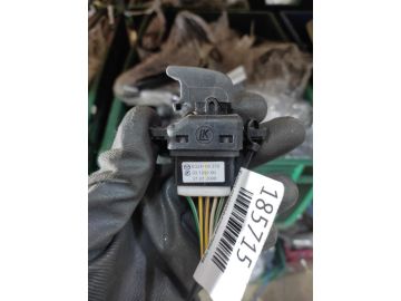 Кнопка стеклоподъемника передн. прав. MAZDA 3 BK 03-08