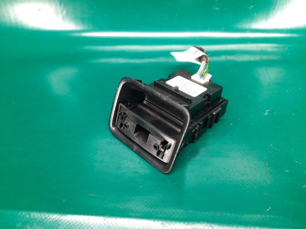 25175-5DA0A | Кнопка стояночного тормоза INFINITI QX30 16-20