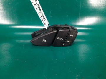 Кнопки на руль прав. HYUNDAI ELANTRA MD 10-15