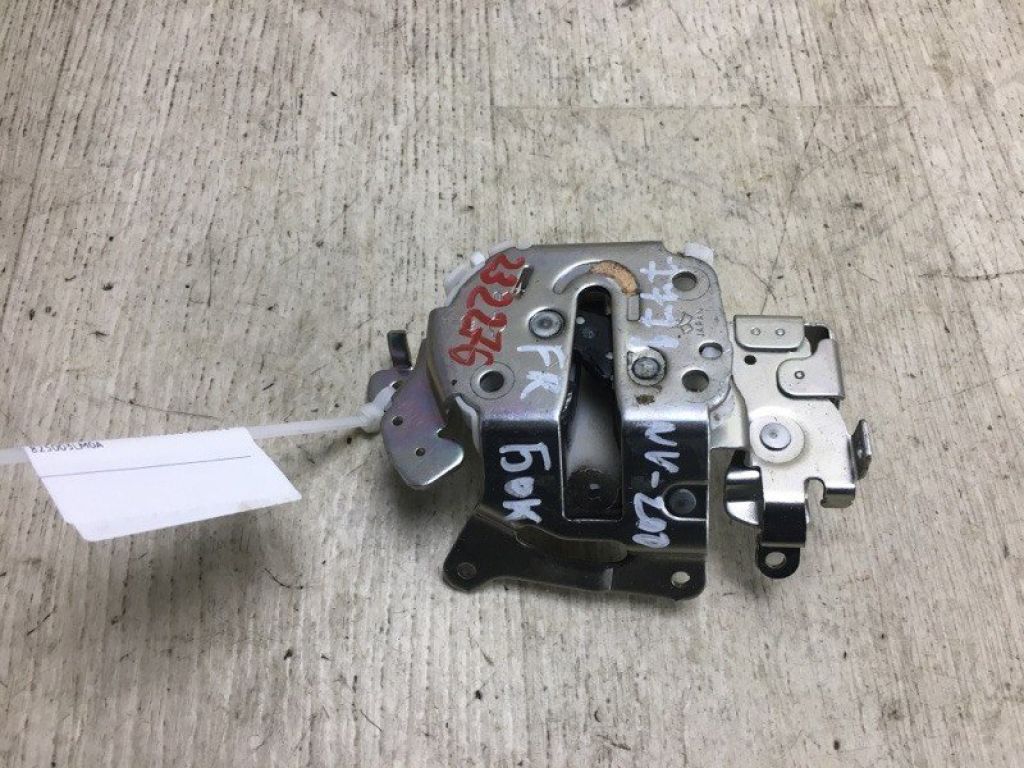 825003LM0A | Замок двери боковой передн. прав. NISSAN NV200 USA 13-