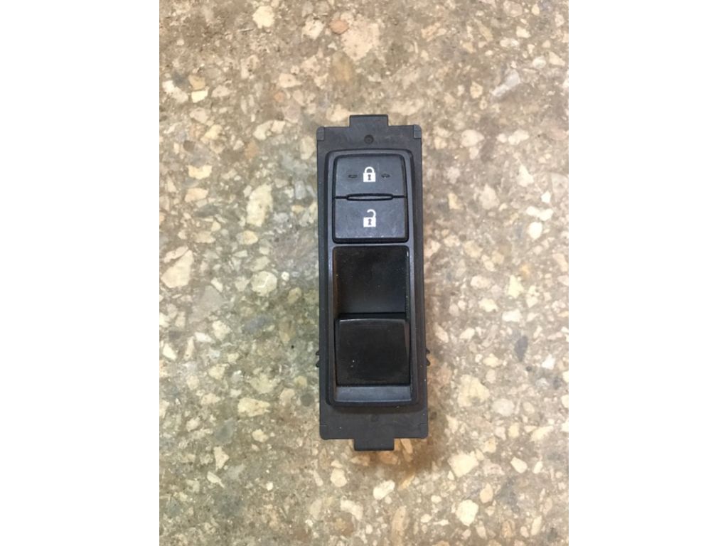 84810-0E010 | Кнопка склопідіймача передн. прав. LEXUS RX350/450 09-15