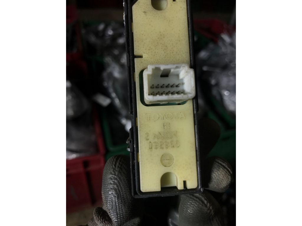 84810-0E010 | Кнопка склопідіймача передн. прав. LEXUS RX350/450 09-15 - Фото 3