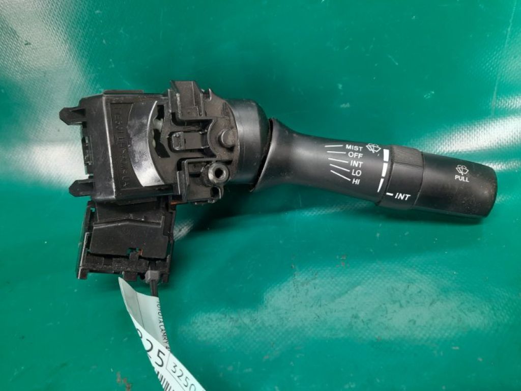 84652-04141 | Підрульовий перемикач прав. TOYOTA CAMRY 40 06-11