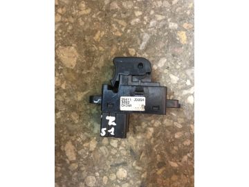 Кнопка стеклоподъемника задн. NISSAN MURANO Z51 07-14