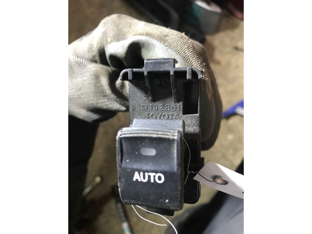 84810-33120 | Кнопка стеклоподъемника задн. лев. TOYOTA CAMRY 40 06-11 - Фото 2