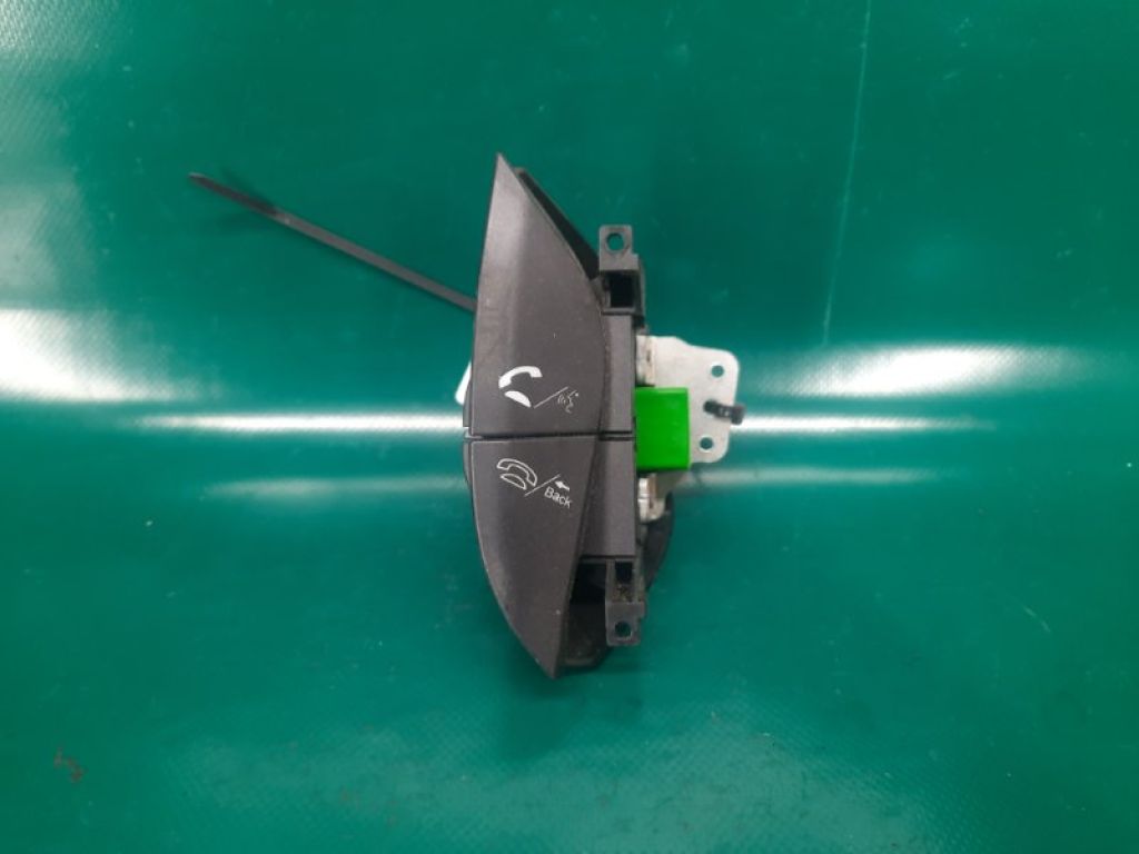 35890-STK-A01 | Кнопки на руль лев. ACURA RDX 06-12