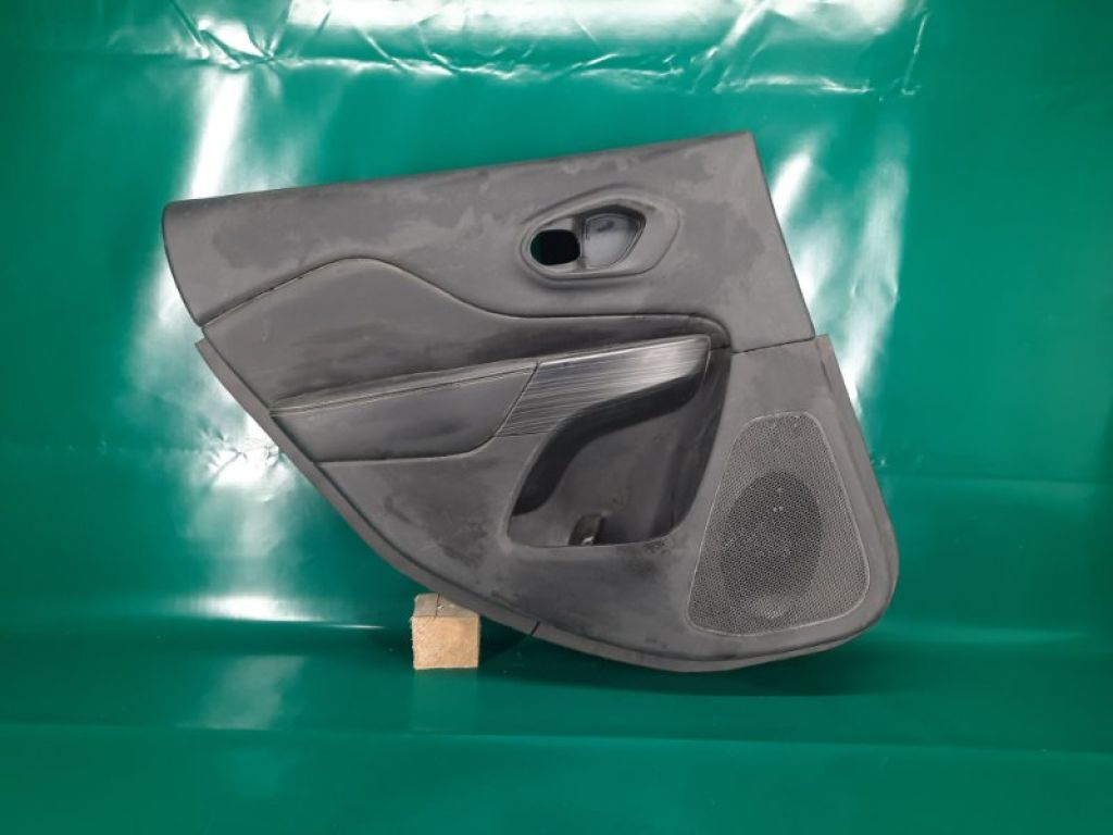 1UJ232X9AE | Карта двери задн. лев. JEEP CHEROKEE 14-