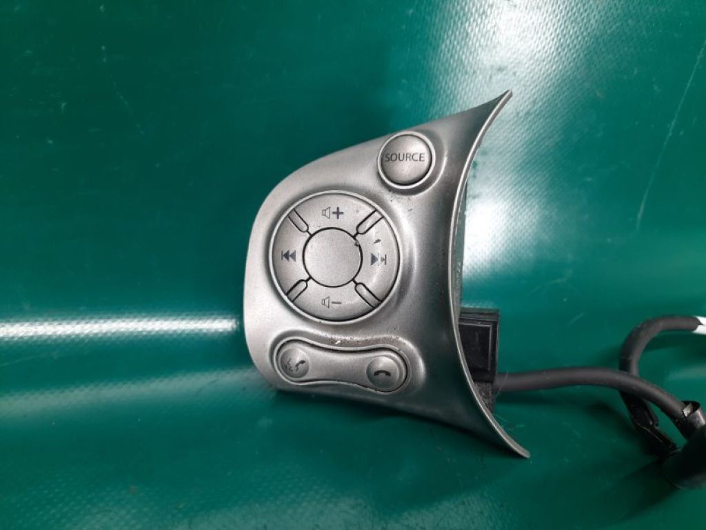 25550-9KH4A | Кнопки на руль NISSAN NV200 USA 13- - Фото 3