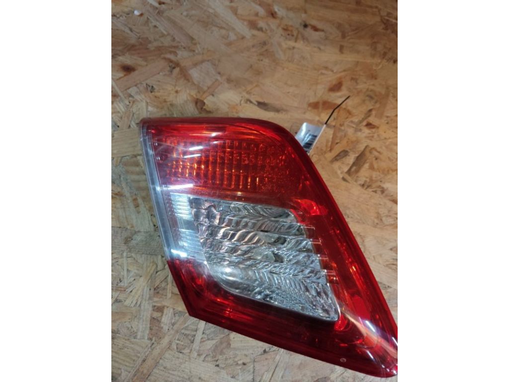 81590-06230 | Ліхтар внутрішній задн. лів. TOYOTA CAMRY 40 06-11