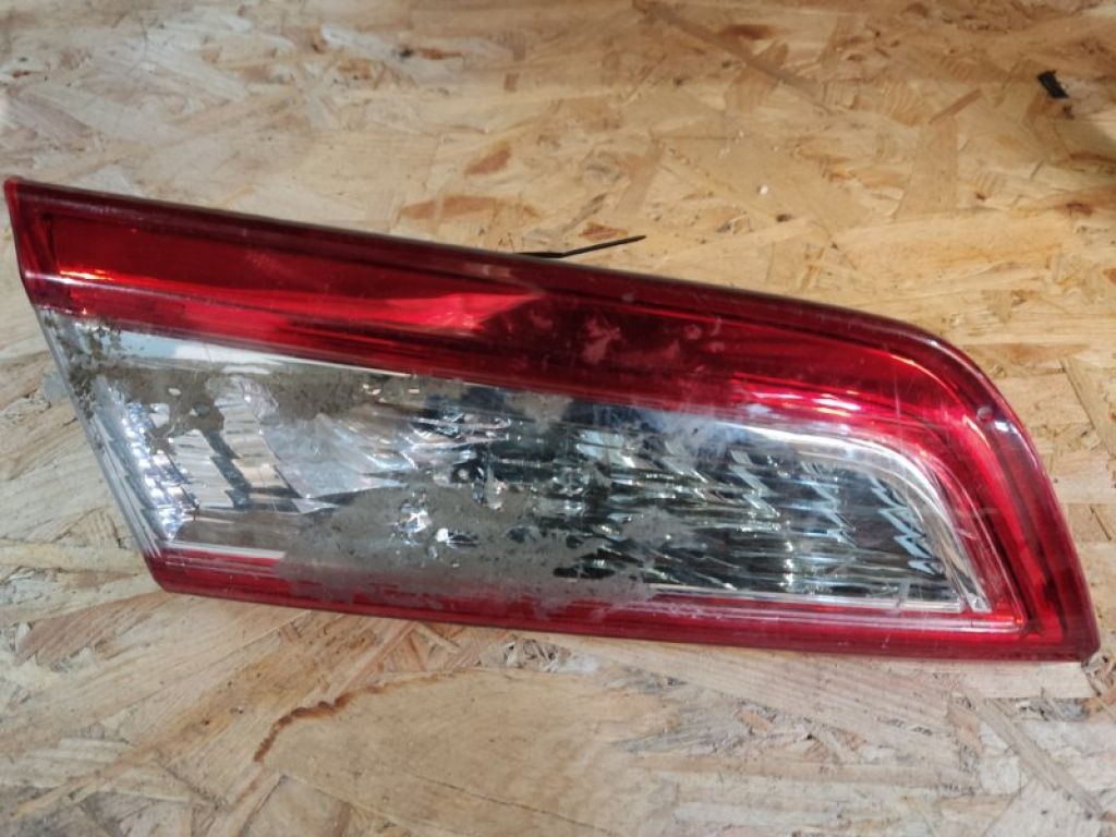 Фонарь внутренний задн. лев. TOYOTA CAMRY 50 12-15