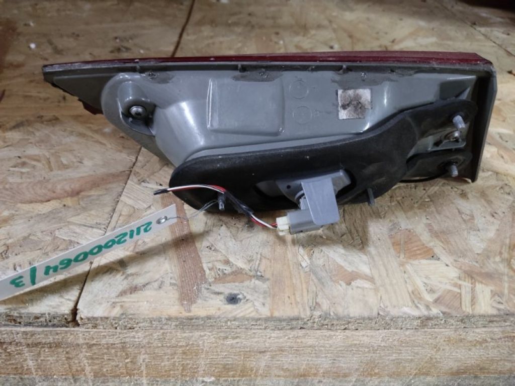 81580-06380 | Фонарь внутренний задн. прав. TOYOTA CAMRY 50 12-15 - Фото 2